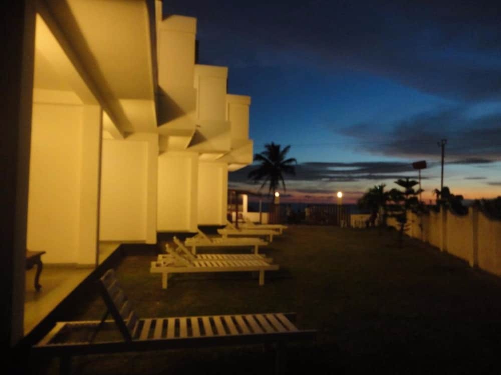 Serenity Resort & Spa Mirissa Exterior foto